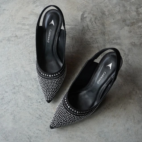 Scarpin Slingback Studs Salto Fino Couro Nobuck Preto