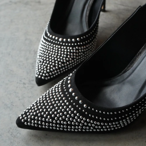 Scarpin Slingback Studs Salto Fino Couro Nobuck Preto