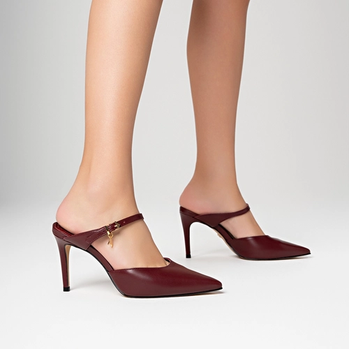 Mule Charm Salto Fino Couro Vinho Mahogany