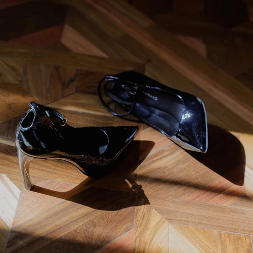 Scarpin Slingback Salto Fino Fang Couro Verniz Preto