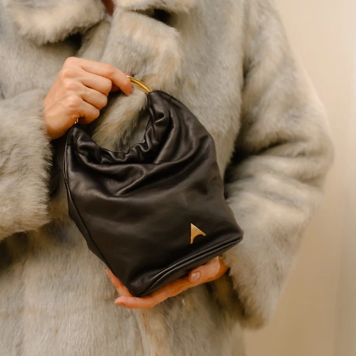 Bolsa Lizzie  Bucket Glam Pequena Couro Preto