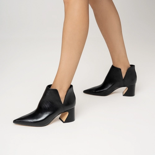 Bota Recorte Salto Wave Couro Preto