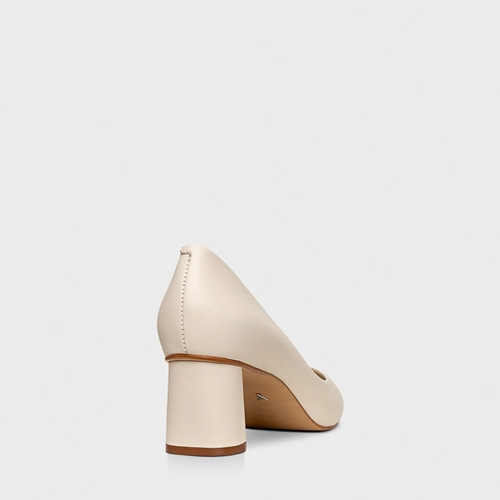 Scarpin Felícia Salto Oval Couro Off White Sweet Cream