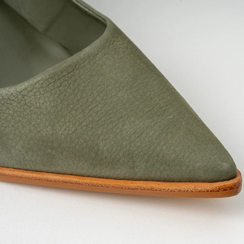 Scarpin Classic Salto Bloco Alto Couro Nobuck Verde Sage