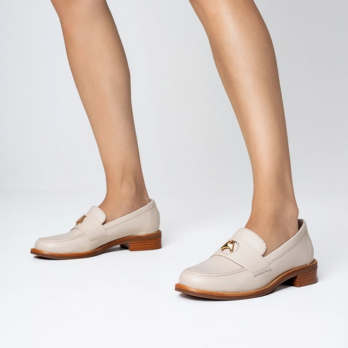 Loafer Simple Couro Off White Cotton