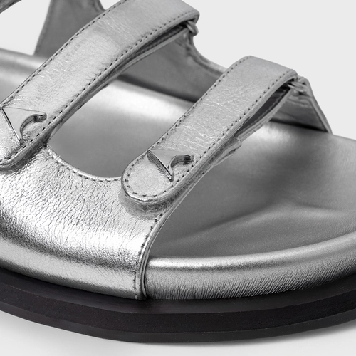 Flat Papete Triple Tiras Couro Metalizado Prata