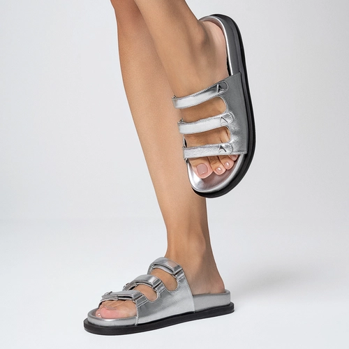 Flat Papete Triple Tiras Couro Metalizado Prata