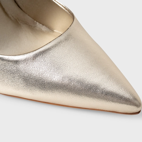 Scarpin Loretta Salto Fino Couro Metalizado Champagne