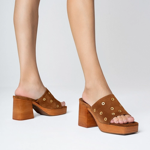 Open Mule Plataforma Mini Ilhós Couro Suede Marrom Saddle