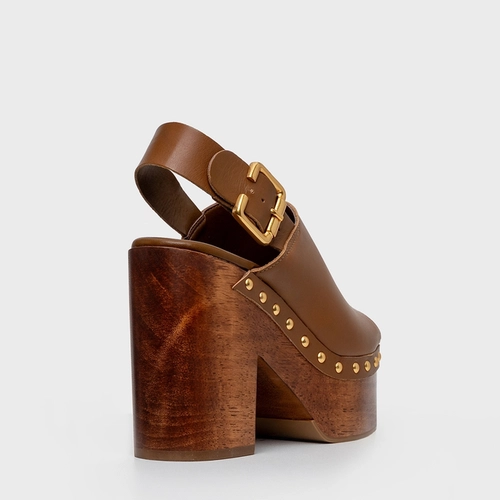 Sandália Plataforma Bold Wood Studs Couro Marrom Saddle