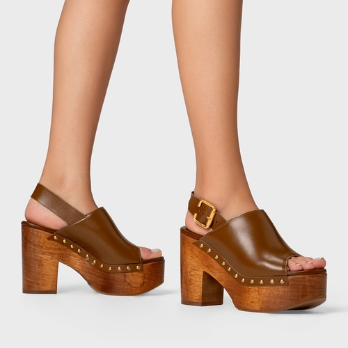 Sandália Plataforma Bold Wood Studs Couro Marrom Saddle
