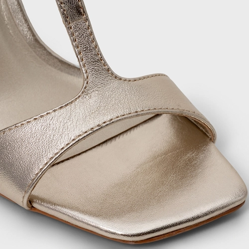 Sandália Front Salto Fino Couro Metalizado Champagne