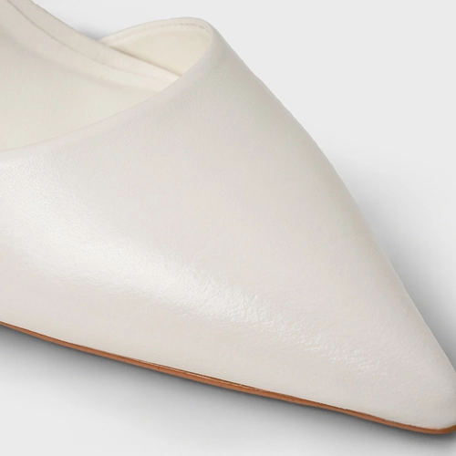 Scarpin Slingback Glow Salto Fino Couro Off White Milk