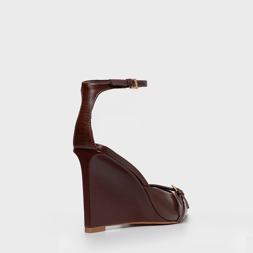 Scarpin Slingback Strips Fivelas Anabela Couro Marrom Brunette