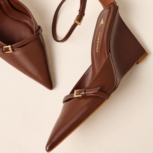 Scarpin Slingback Strips Fivelas Anabela Couro Marrom Brunette