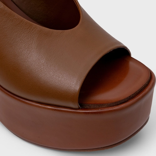 Sandália Buckle Maxi Anabela Couro Marrom Saddle