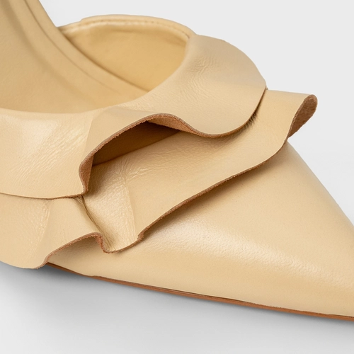 Scarpin Slingback Babados Salto Fino Couro Amarelo Manteiga