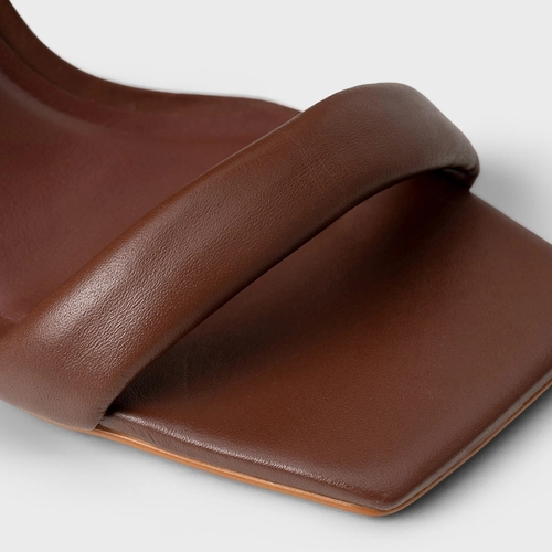 Sandália Tira Puffy Salto Fino Couro Marrom Brunette