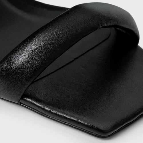 Sandália Tira Puffy Salto Fino Couro Preto