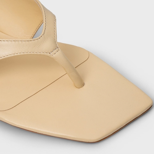 Sandália Flat Thong Bold Couro Amarelo Manteiga