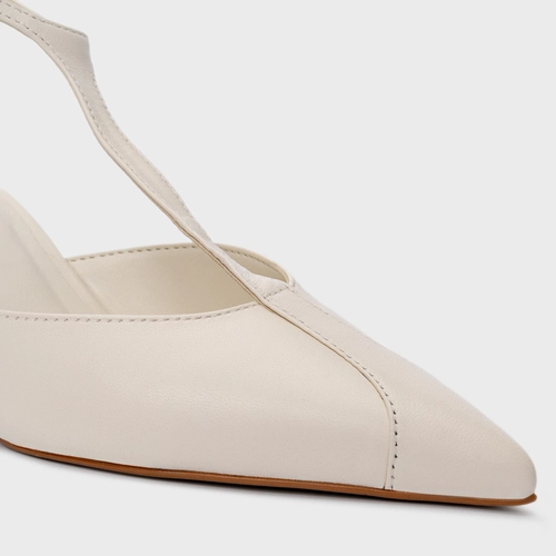 Scarpin Slingback Tiras Front Salto Fino Couro Off White Milk