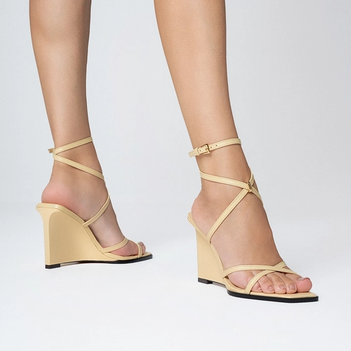 Sandália Minimal Tiras Anabela Couro Amarelo Manteiga