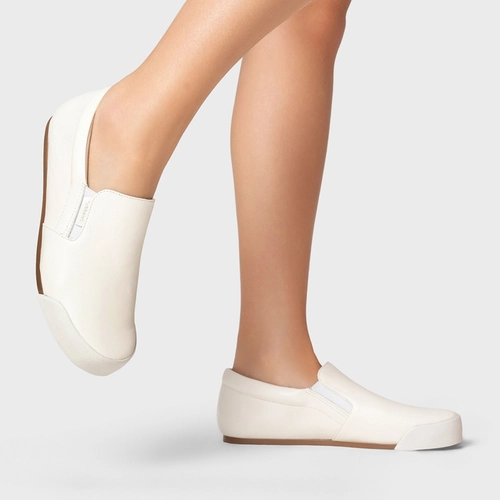 Tênis Slip On Couro Off White Milk