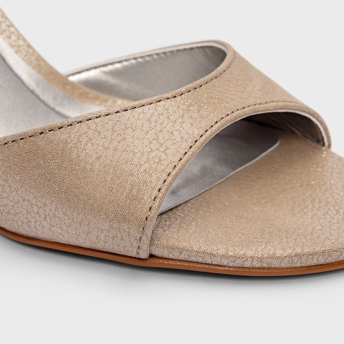 Sandália Party Salto Fino Médio Couro Metallic Bege Silver