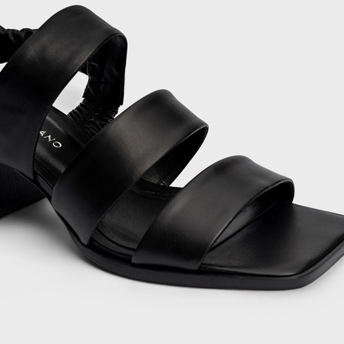 Sandália Triple Tiras Salto Bloco Couro Preto