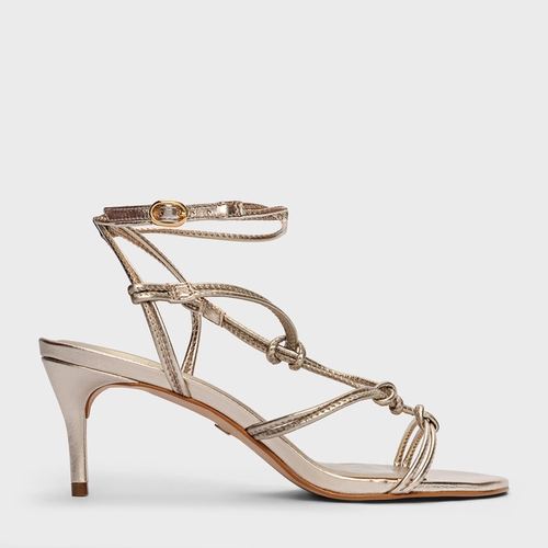 Sandália String Salto Fino Couro Metalizado Champagne