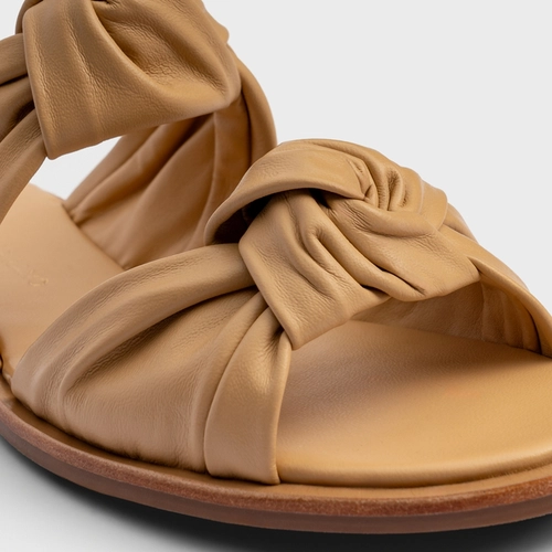 Flat Puffy Twist Couro Bege Porcini