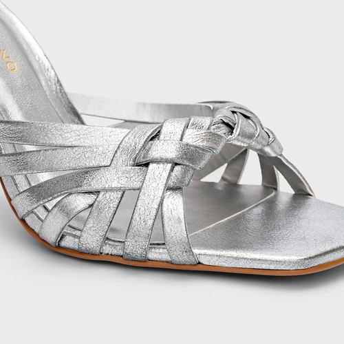 Sandália Weave Salto Fino Couro Metalizado Prata