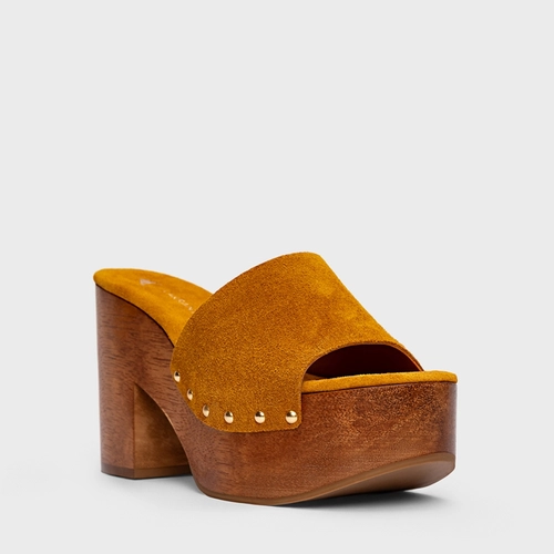 Open Mule Plataforma Wood Studs Couro Suede Amarelo Curcuma