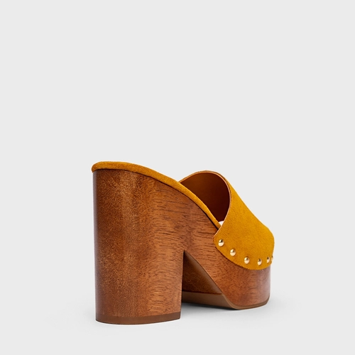 Open Mule Plataforma Wood Studs Couro Suede Amarelo Curcuma