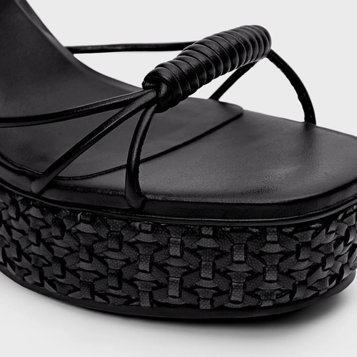 Sandália Tressê Lace Up Anabela Couro Preto