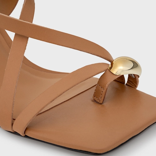 Sandália Iconic Salto Reto Couro Bege Cookie