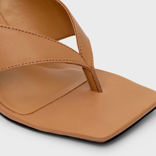 Open Mule Thong Iconic Salto Reto Couro Bege Cookie