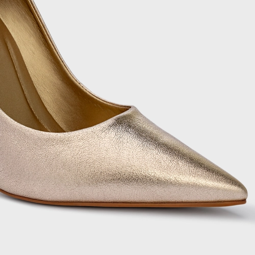 Scarpin Loretta Salto Fino Metalizado Dourado Light