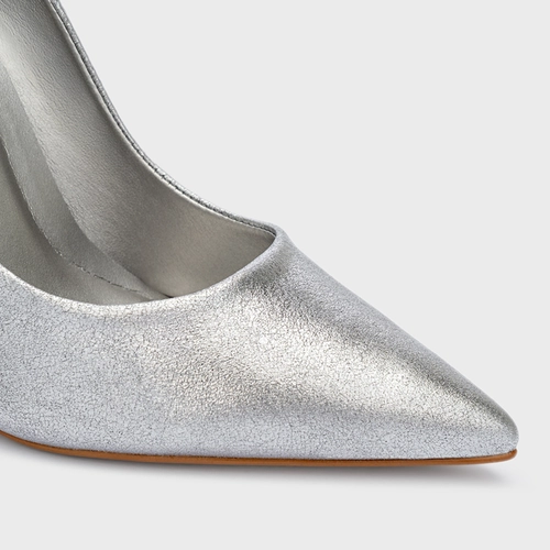 Scarpin Loretta Salto Fino Metalizado Prata