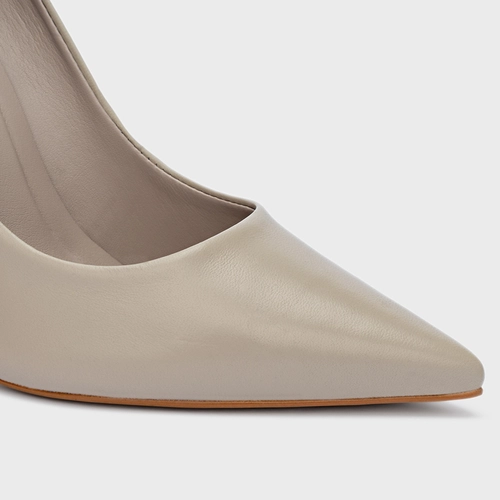 Scarpin Loretta Salto Fino Couro Cinza Cashmere