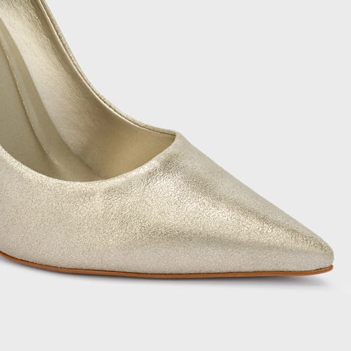 Scarpin Loretta Salto Fino Couro Metallic Champagne