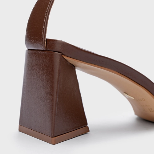 Sandália Holiday Salto Triangle Couro Marrom Mahogany