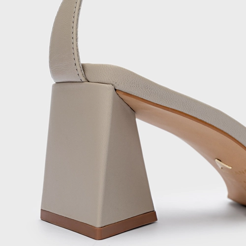 Sandália Holiday Salto Triangle Couro Cinza Cashmere