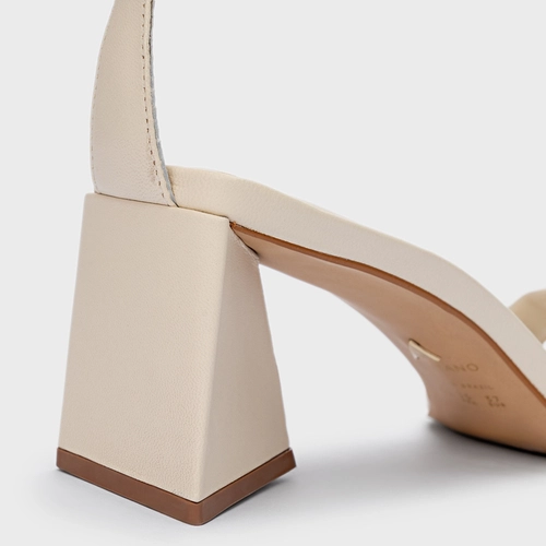 Sandália Holiday Salto Triangle Couro Off White Lait