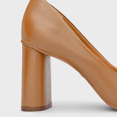 Scarpin Emma Salto Oval Couro Marrom Desert Camel