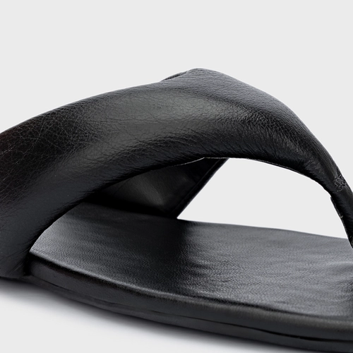 Flat Thong Couro Soft Preto