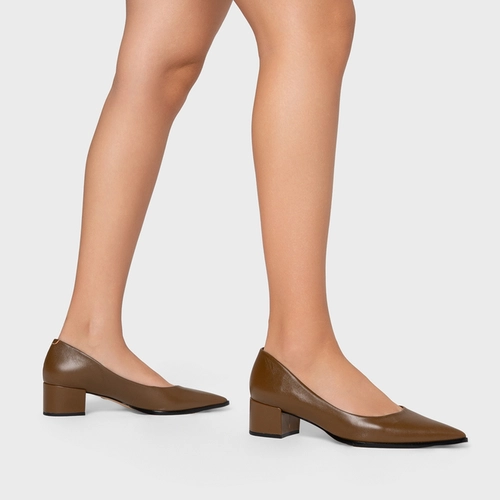 Scarpin Charlotte Salto Bloco Couro Marrom Alce