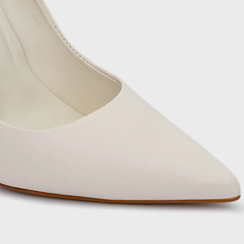 Scarpin Loretta Salto Fino Couro Off White Milk
