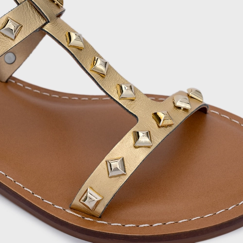 Sandália Flat Lines Tachas Couro Metalizado Dourado