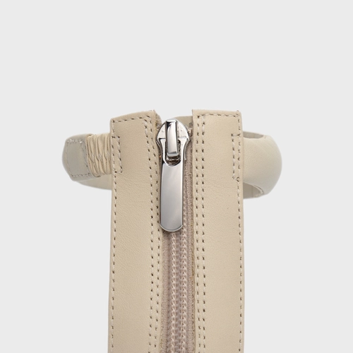 Sandália Puffy Tiras Salto Bloco Couro Off White Egg Shell